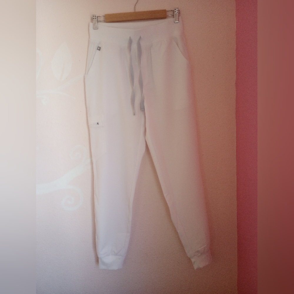 NWT FIGS High-Waisted Zamora Jogger Scurbs Pants